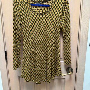 Lisa Bayne Top Size Small Gold & Black
